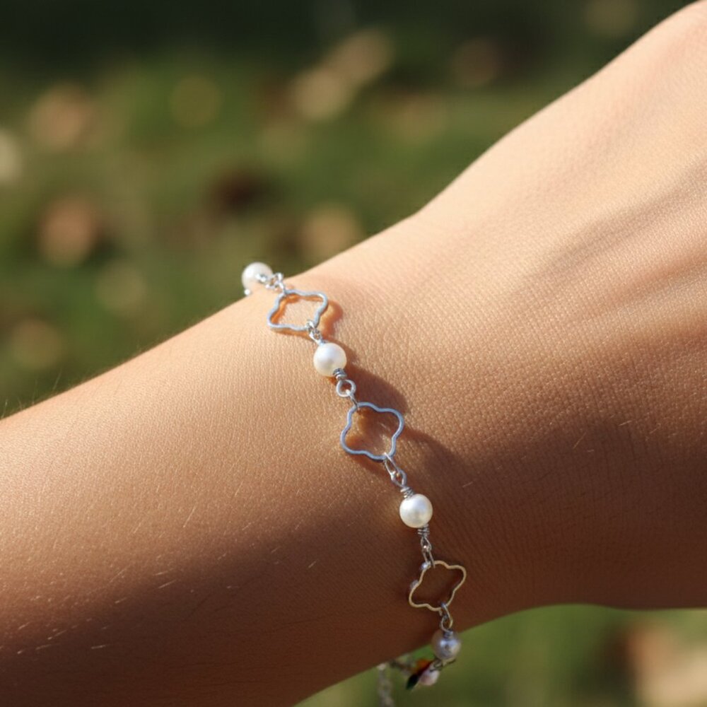 "Trendy Handmade Bracelet – A Stylish Gift for Women & Girls, MAR091683